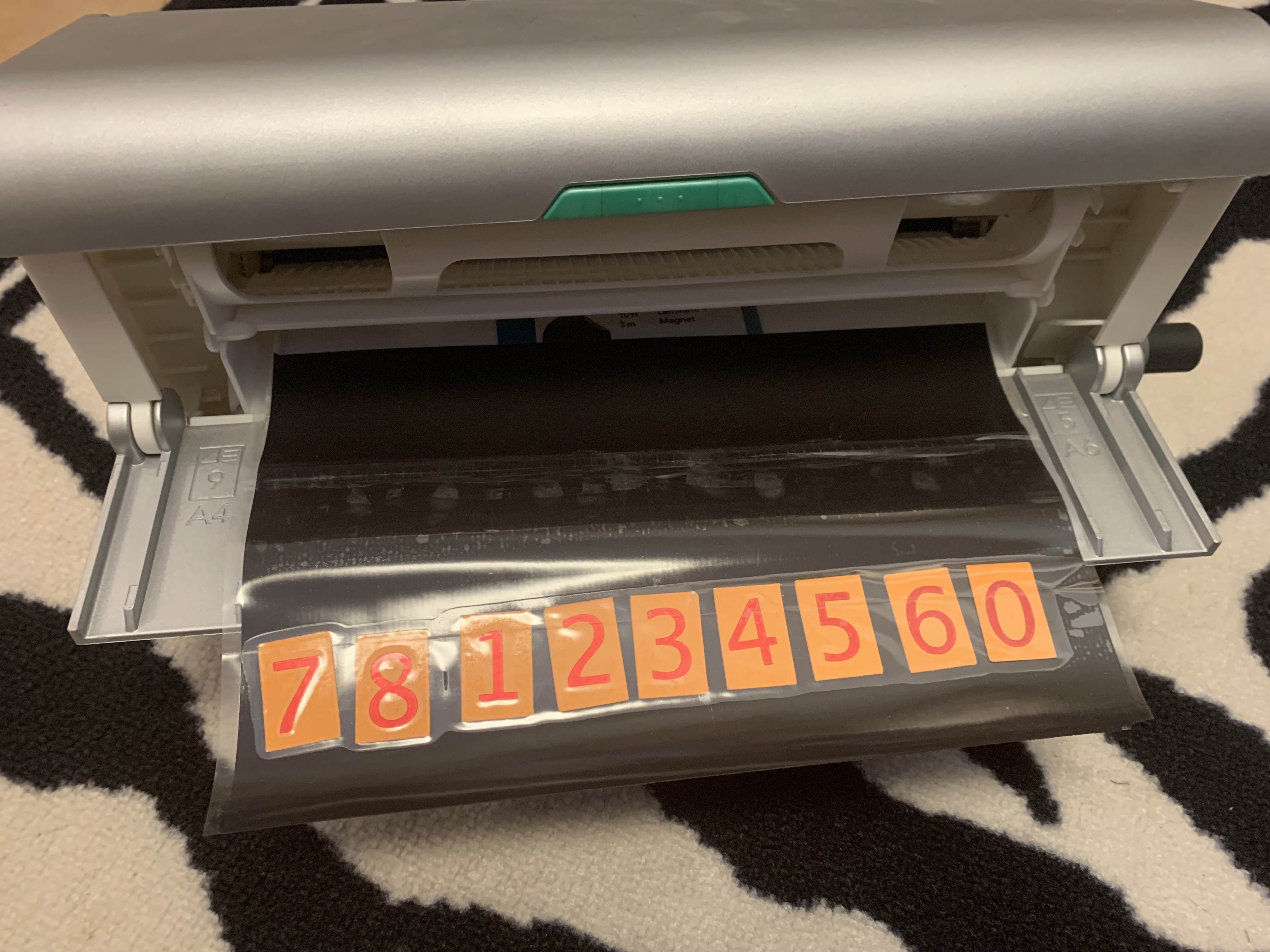 xyron magnet with laminate