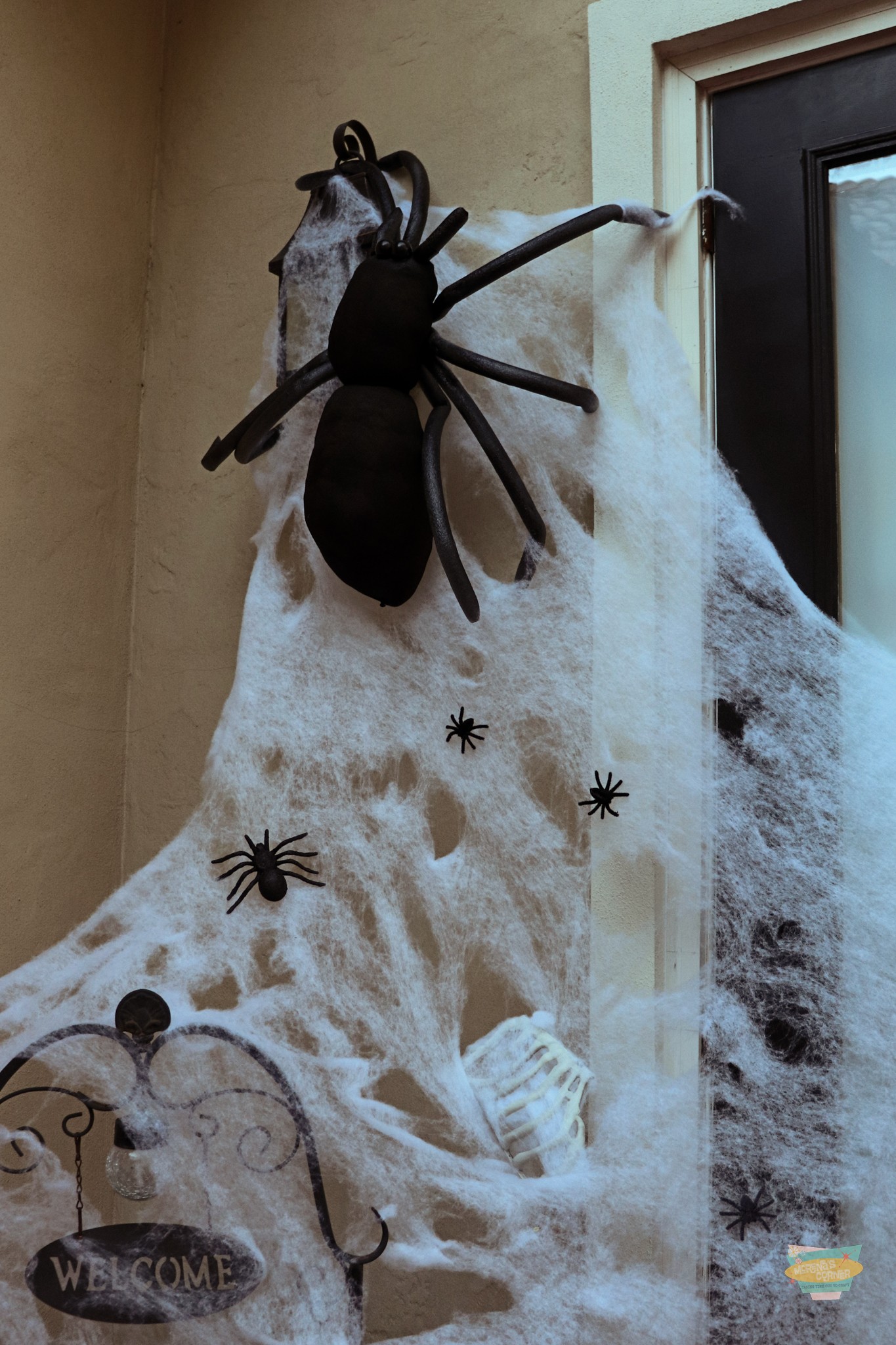 make giant spider decor