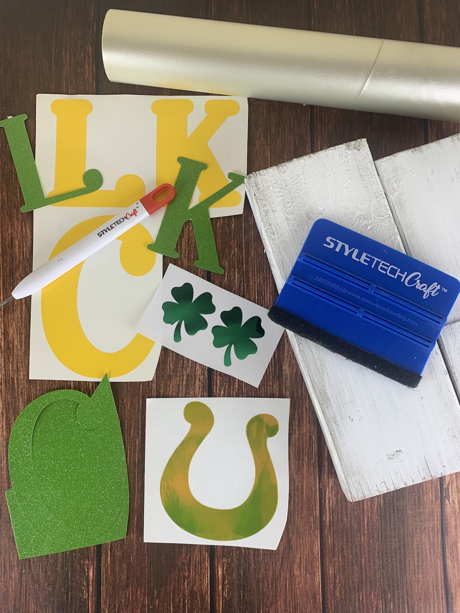 cut and weed vinyl DIY lucky sign