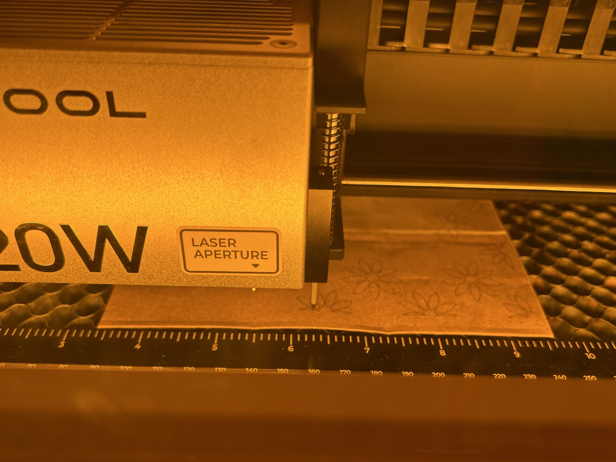 laser decorate a kraft bag with xTool