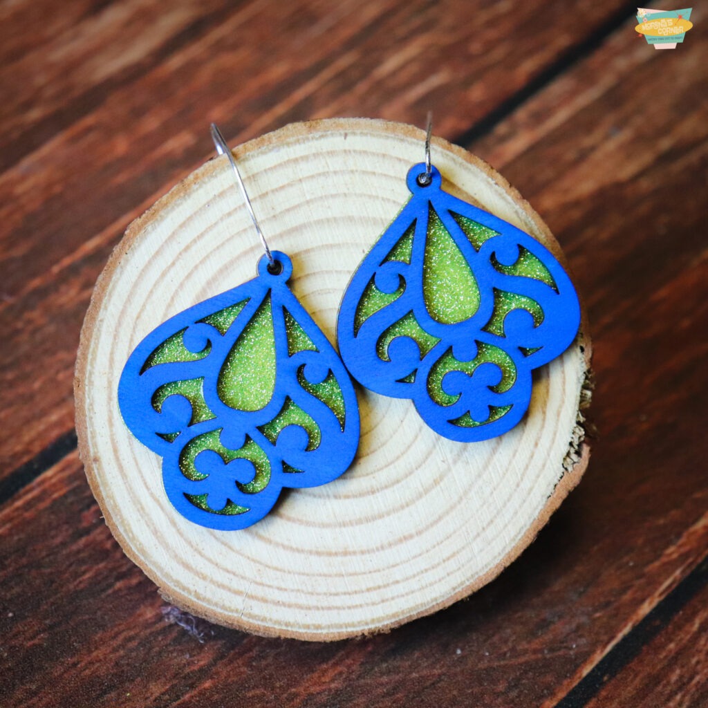 make laser earrings with vinyl accents
