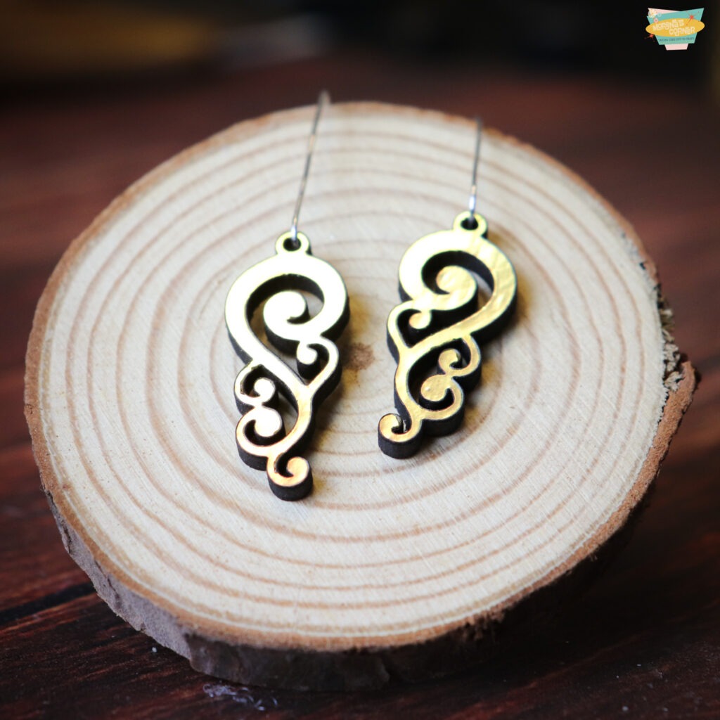 make laser earrings with vinyl