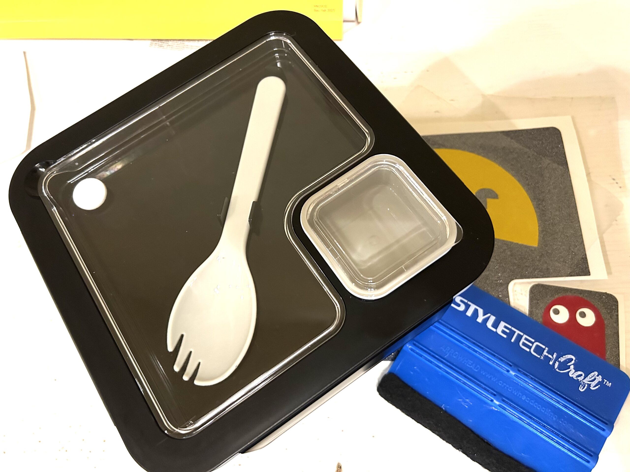 decorate a lunch box with vinyl