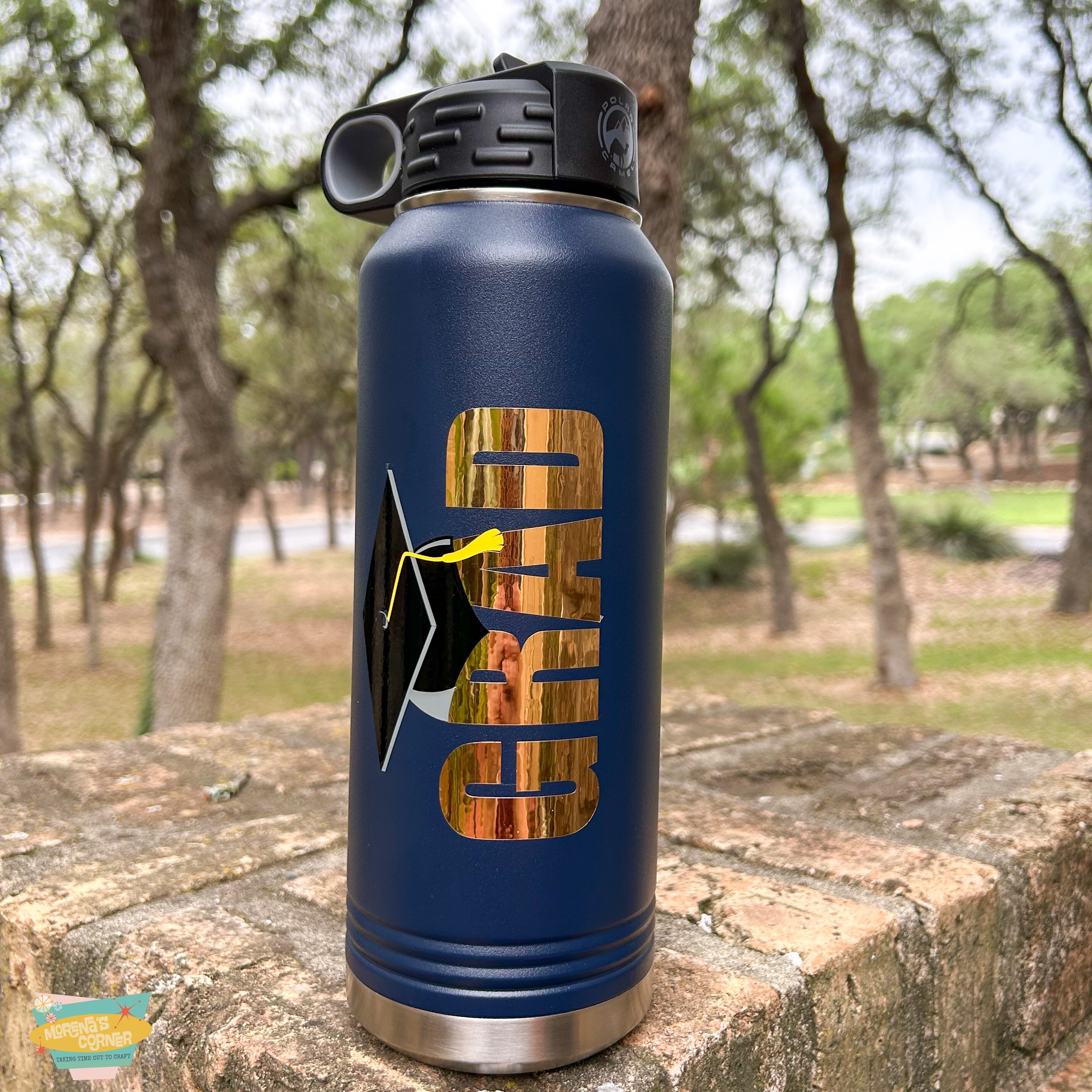 make a graduation tumbler gift with vinyl