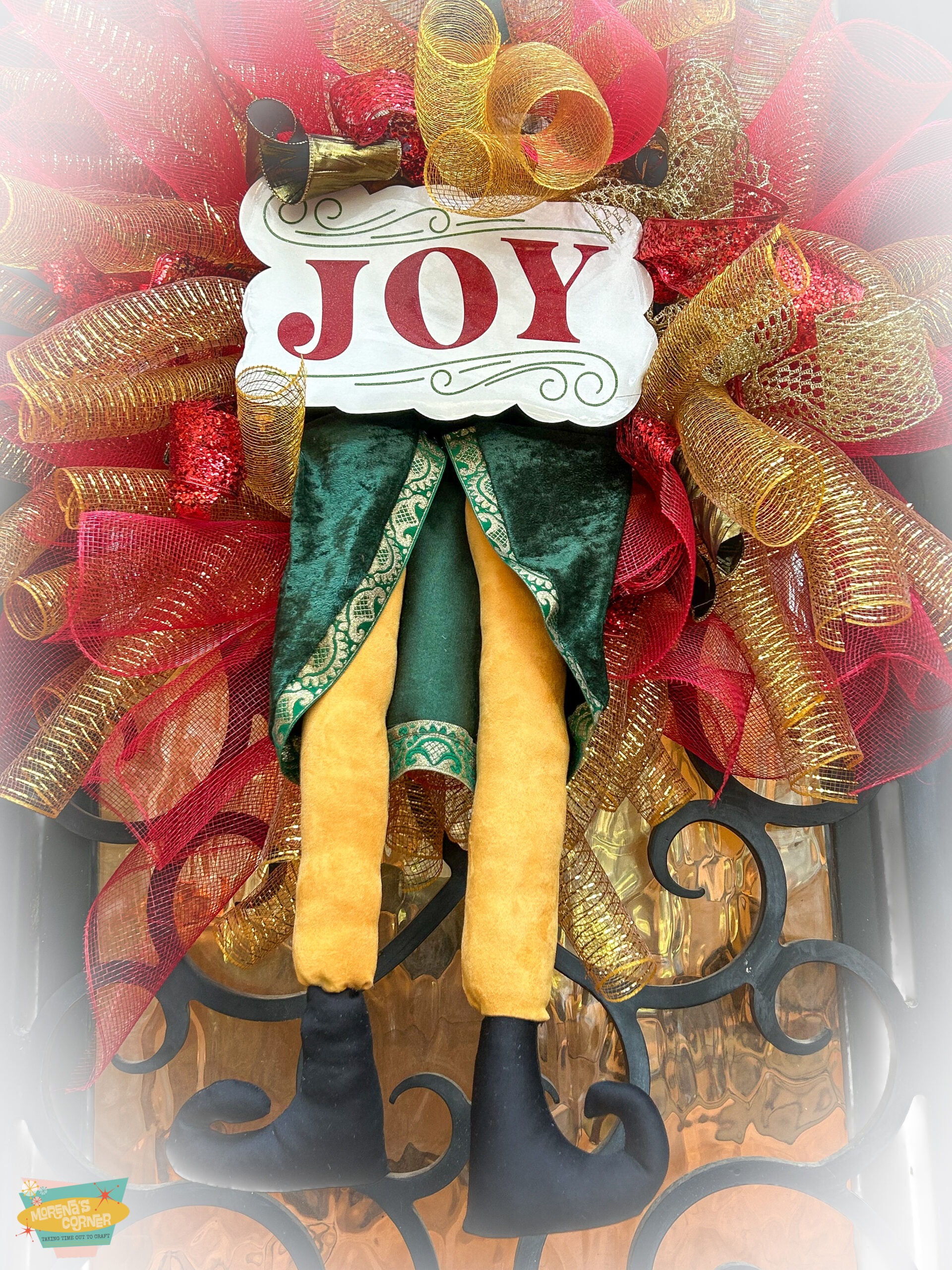 DIY Buddy the Elf Wreath Tutorial