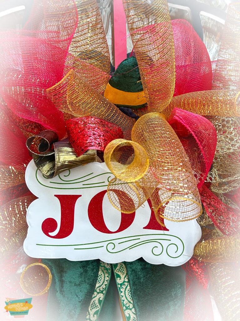 vinyl sign for wreath DIY